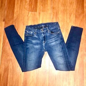 EUC 7 For All Mankind Women’s Jeans in a size 28